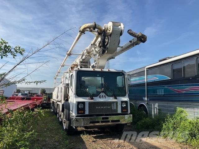 Mack MR688S مضخات خرسانة