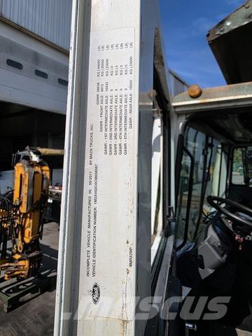Mack MRU613 شاحنات المخلفات
