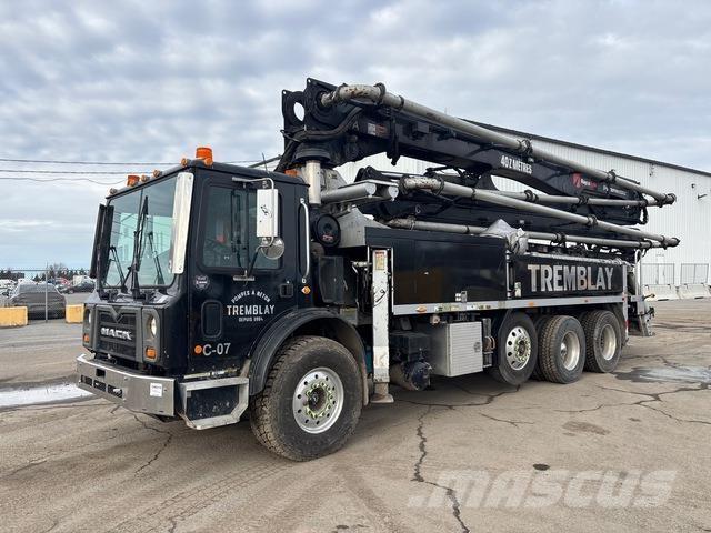 Mack MRU613 مضخات خرسانة