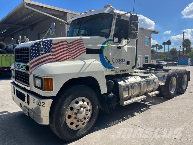 Mack PI64T وحدات الجر