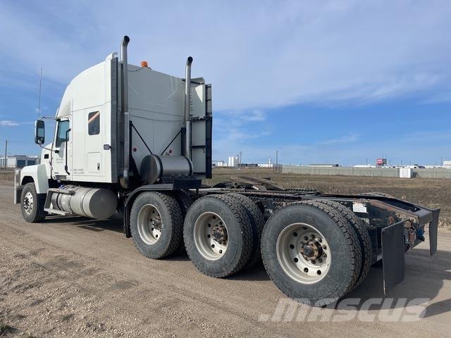 Mack PI86T وحدات الجر