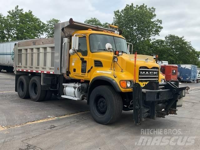 Mack PV713 شاحنات قلابة