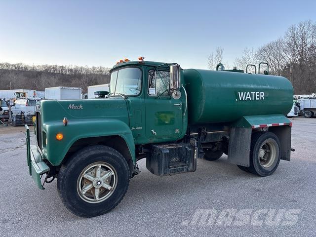 Mack R400 صهاريج مياه