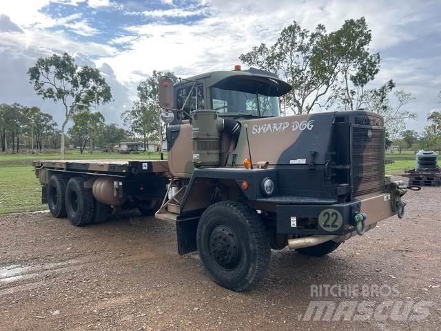 Mack R686T شاحنات مسطحة/مفصلية الجوانب