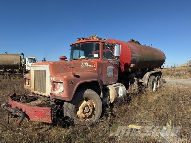 Mack R688ST صهاريج مياه
