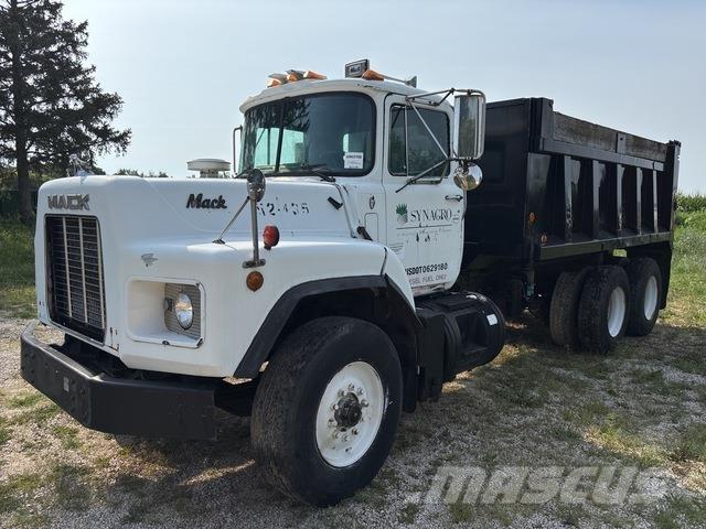 Mack RB690S شاحنات قلابة