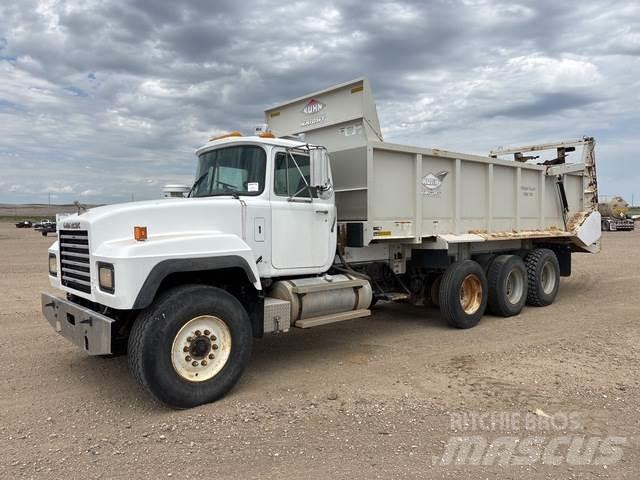 Mack RD60 حراثات ونصول الجليد