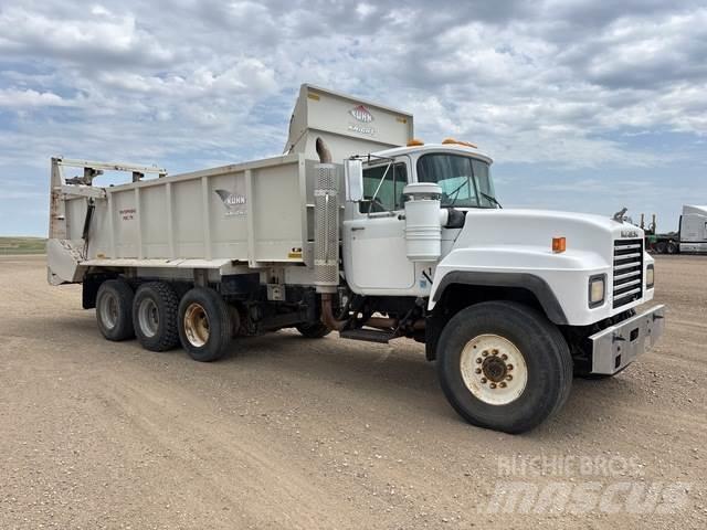 Mack RD60 حراثات ونصول الجليد