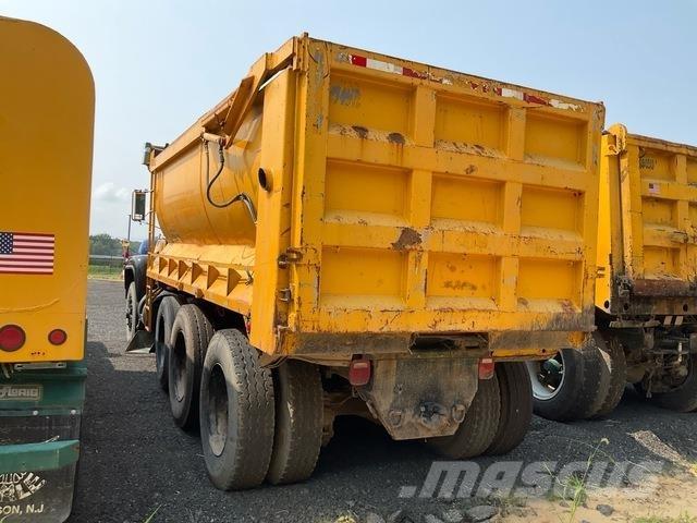 Mack RD686SX شاحنات قلابة