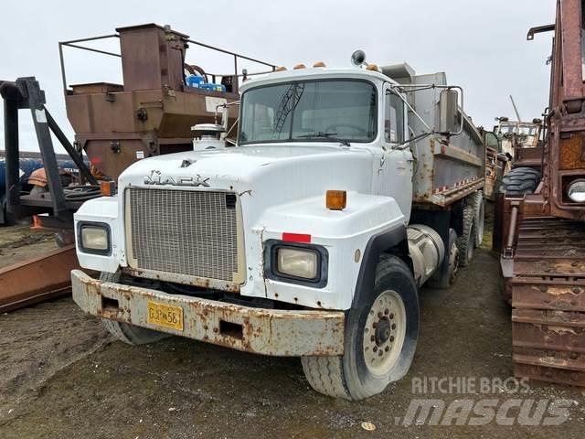 Mack RD688S شاحنات قلابة