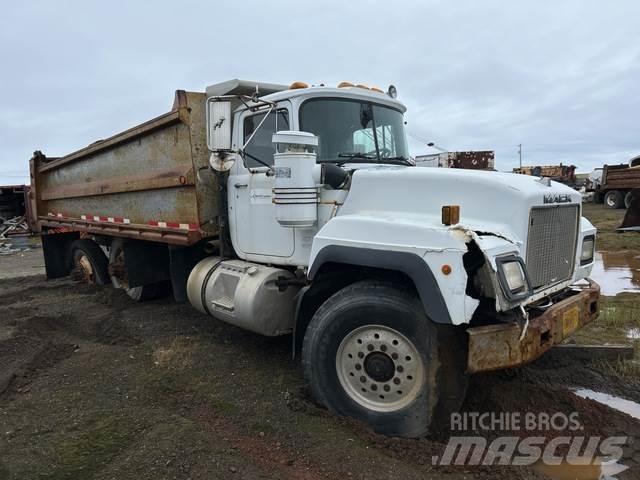 Mack RD688S شاحنات قلابة