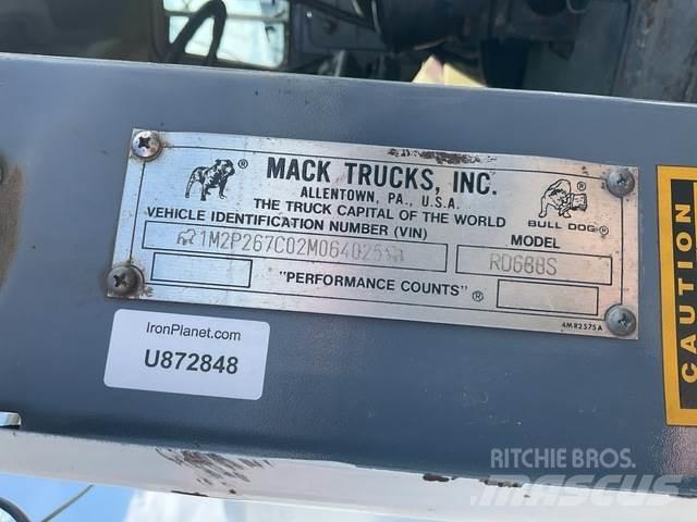 Mack RD688S شاحنات لوادر