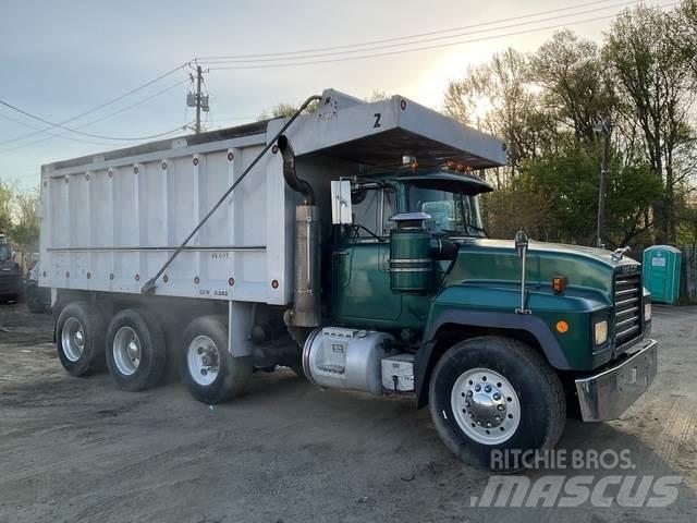 Mack RD688S شاحنات قلابة