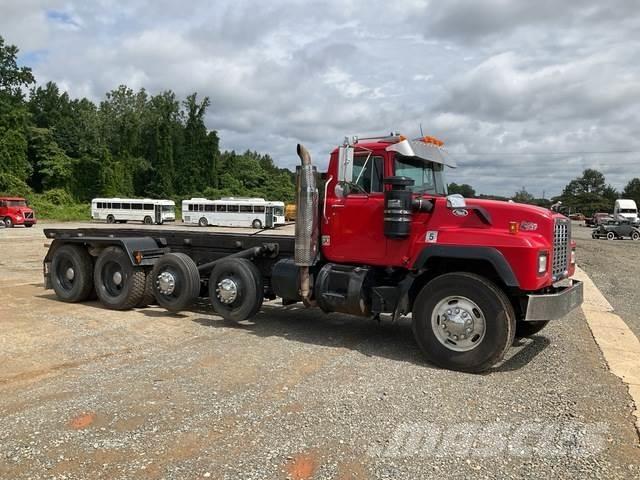 Mack RD688S شاحنات لوادر