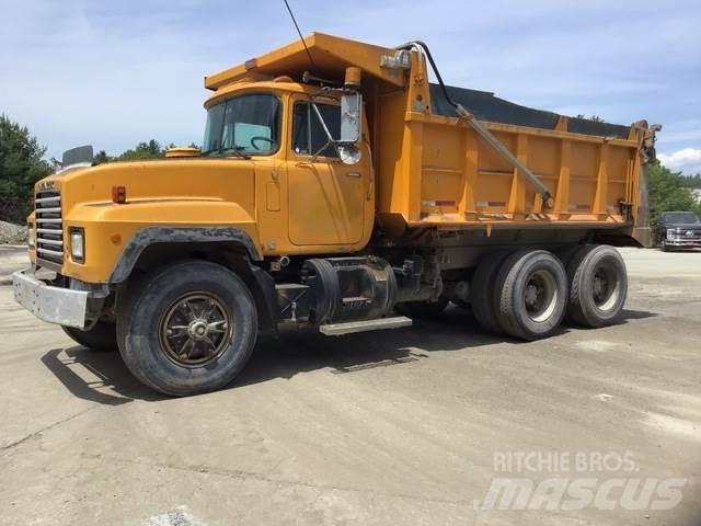 Mack RD688S شاحنات قلابة
