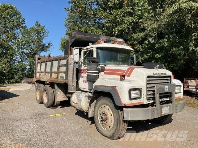 Mack RD688S شاحنات قلابة