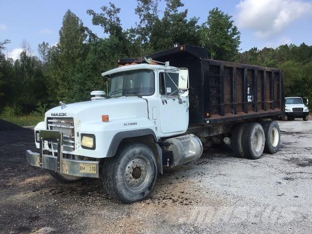 Mack RD688S شاحنات قلابة