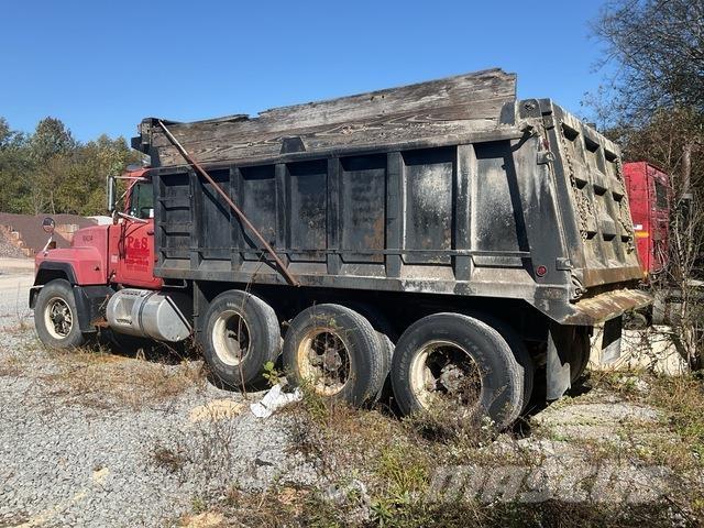 Mack RD688S شاحنات قلابة