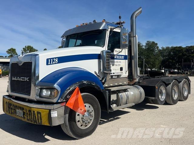 Mack TD713 وحدات الجر