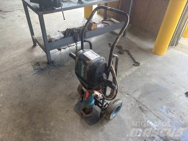 Makita HM1812 أخرى
