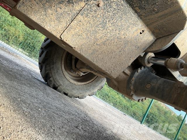 Manitou M26-4 شاحنات الطرق الوعرة