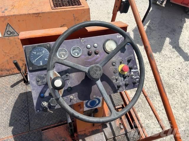 Marini P176 معدات السفلتة