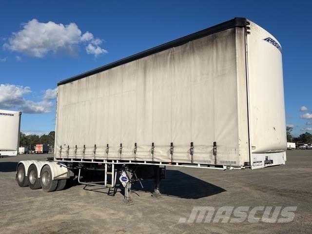 MaxiTrans  مقطورات بغطاء جانبي