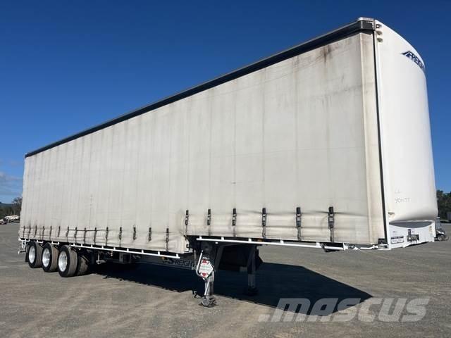 MaxiTrans  مقطورات بغطاء جانبي