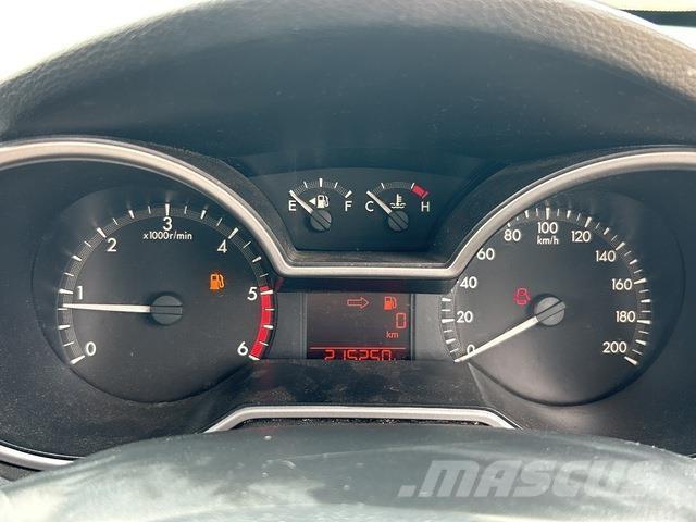 Mazda BT-50 شاحنات خفيفة/مفصلية الجوانب