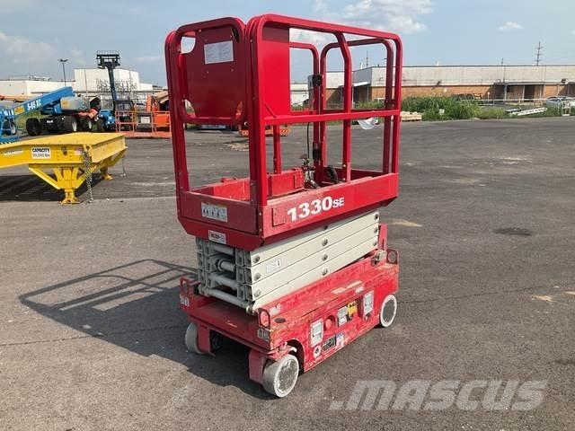 MEC 1330SE رافعات مقصية الشكل