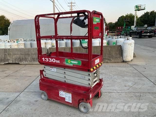 MEC 1330SE رافعات مقصية الشكل