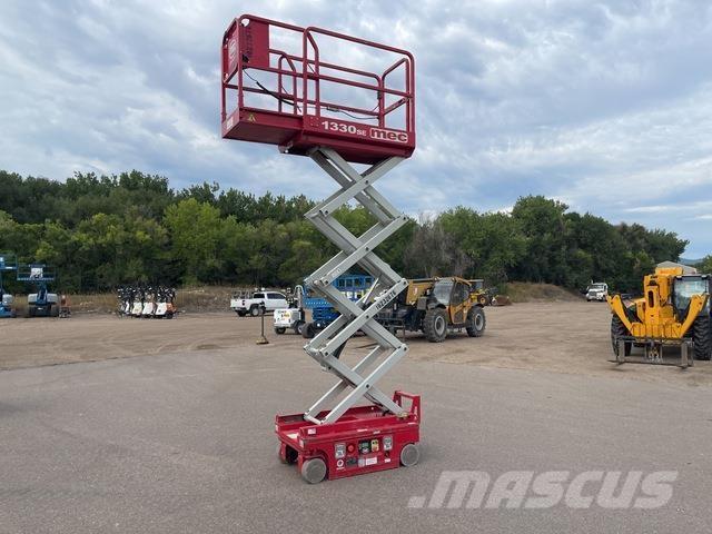 MEC 1330SE رافعات مقصية الشكل