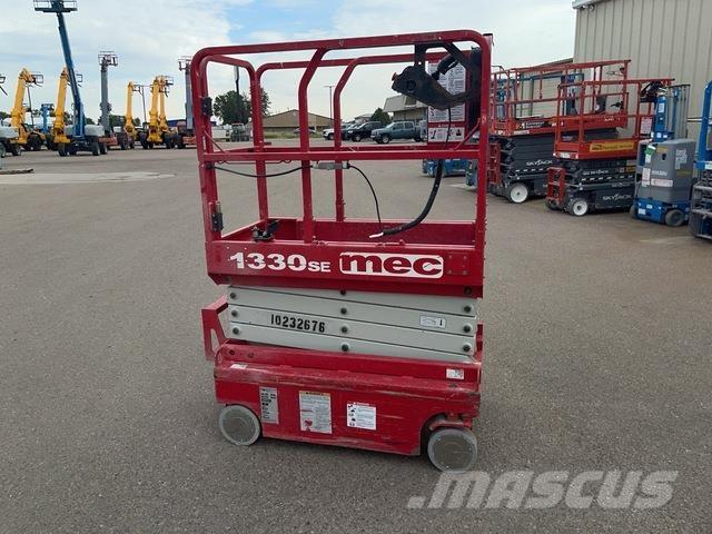 MEC 1330SE رافعات مقصية الشكل