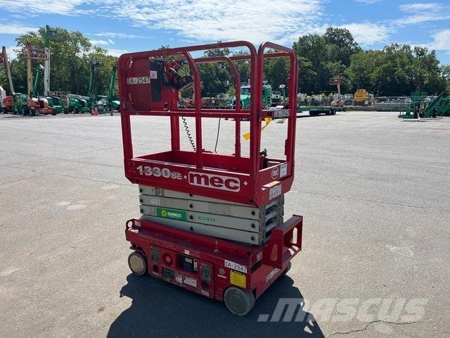 MEC 1330SE رافعات مقصية الشكل