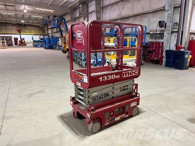 MEC 1330SE رافعات مقصية الشكل