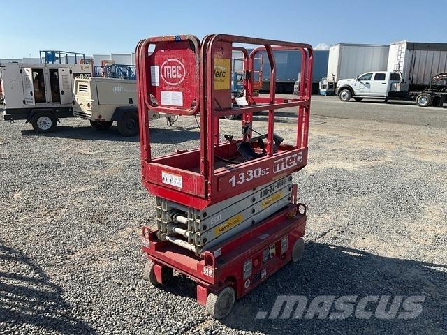 MEC 1330SE رافعات مقصية الشكل