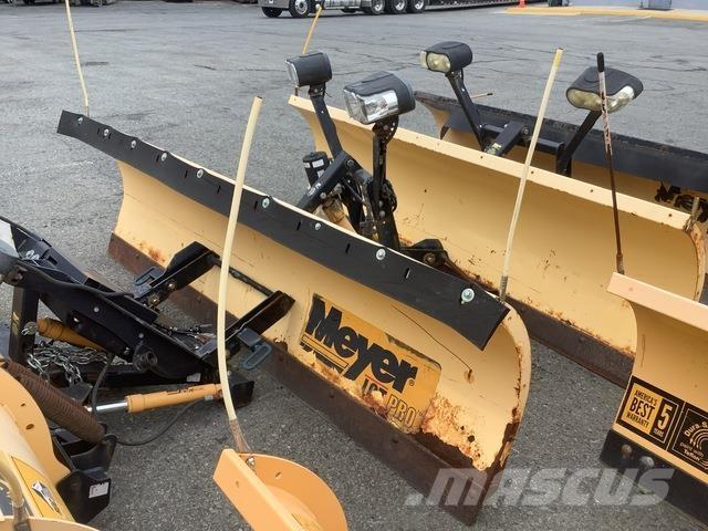 Meyer LP-8.5 حراثات ونصول الجليد