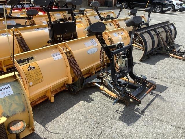 Meyer LP-9.0 حراثات ونصول الجليد