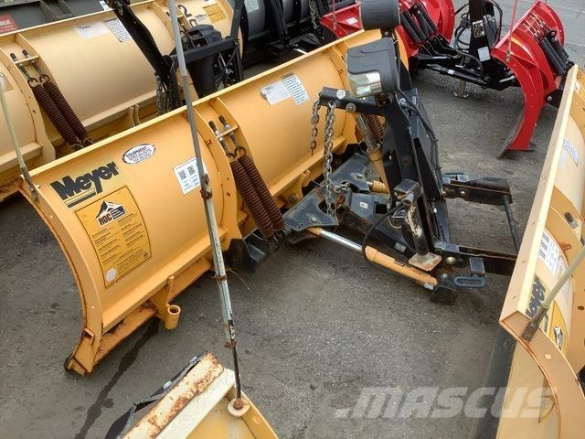 Meyer LP-9.0 حراثات ونصول الجليد