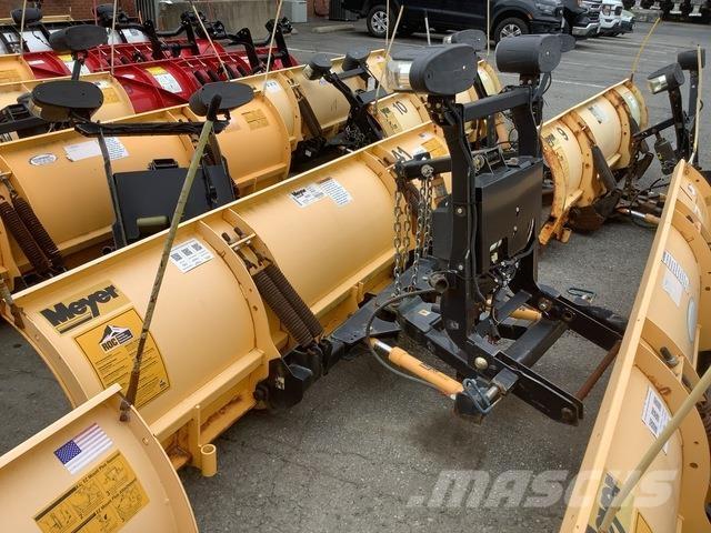 Meyer LP-9.0 حراثات ونصول الجليد