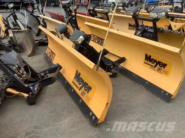 Meyer LP-9.0 حراثات ونصول الجليد