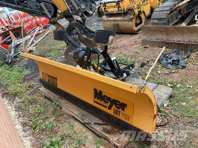 Meyer LP8.5 حراثات ونصول الجليد