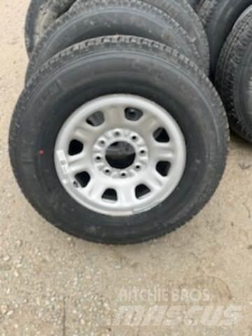 Michelin LTX الإطارات والعجلات والحافات