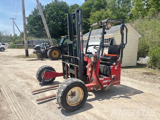 Moffett M45P رافعات شوكية مثبتة على شاحنات