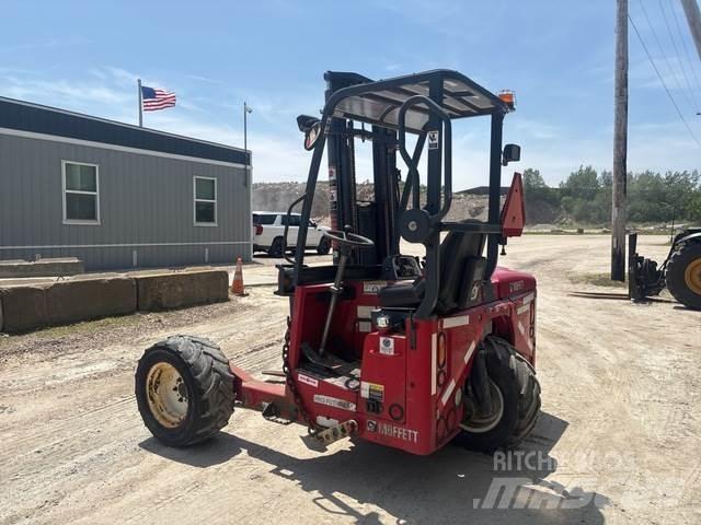 Moffett M45P رافعات شوكية مثبتة على شاحنات