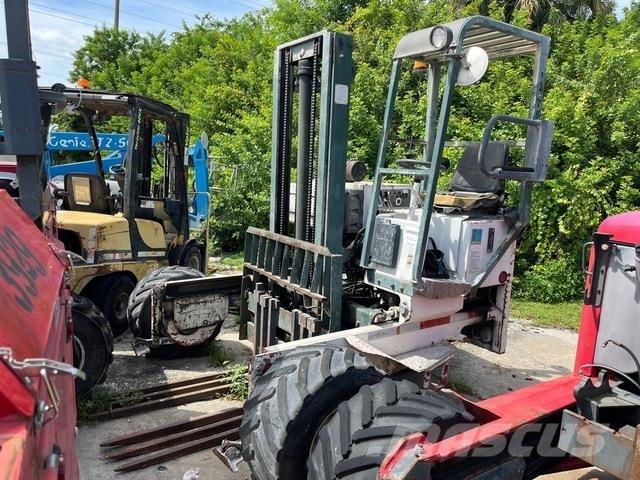 Moffett M5000 رافعات شوكية مثبتة على شاحنات