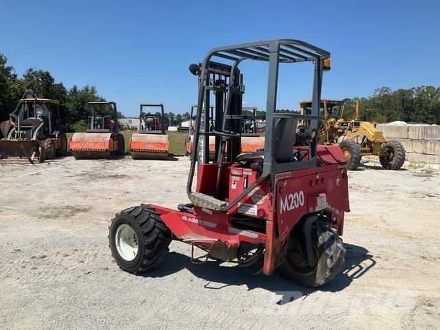 Moffett M5000 رافعات شوكية مثبتة على شاحنات