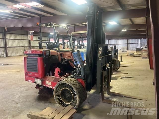 Moffett M55 رافعات شوكية مثبتة على شاحنات