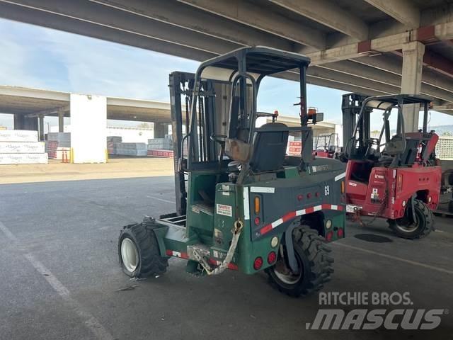 Moffett M55 رافعات شوكية مثبتة على شاحنات