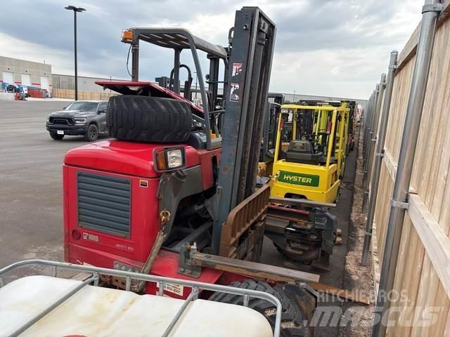 Moffett M55.4 رافعات شوكية مثبتة على شاحنات